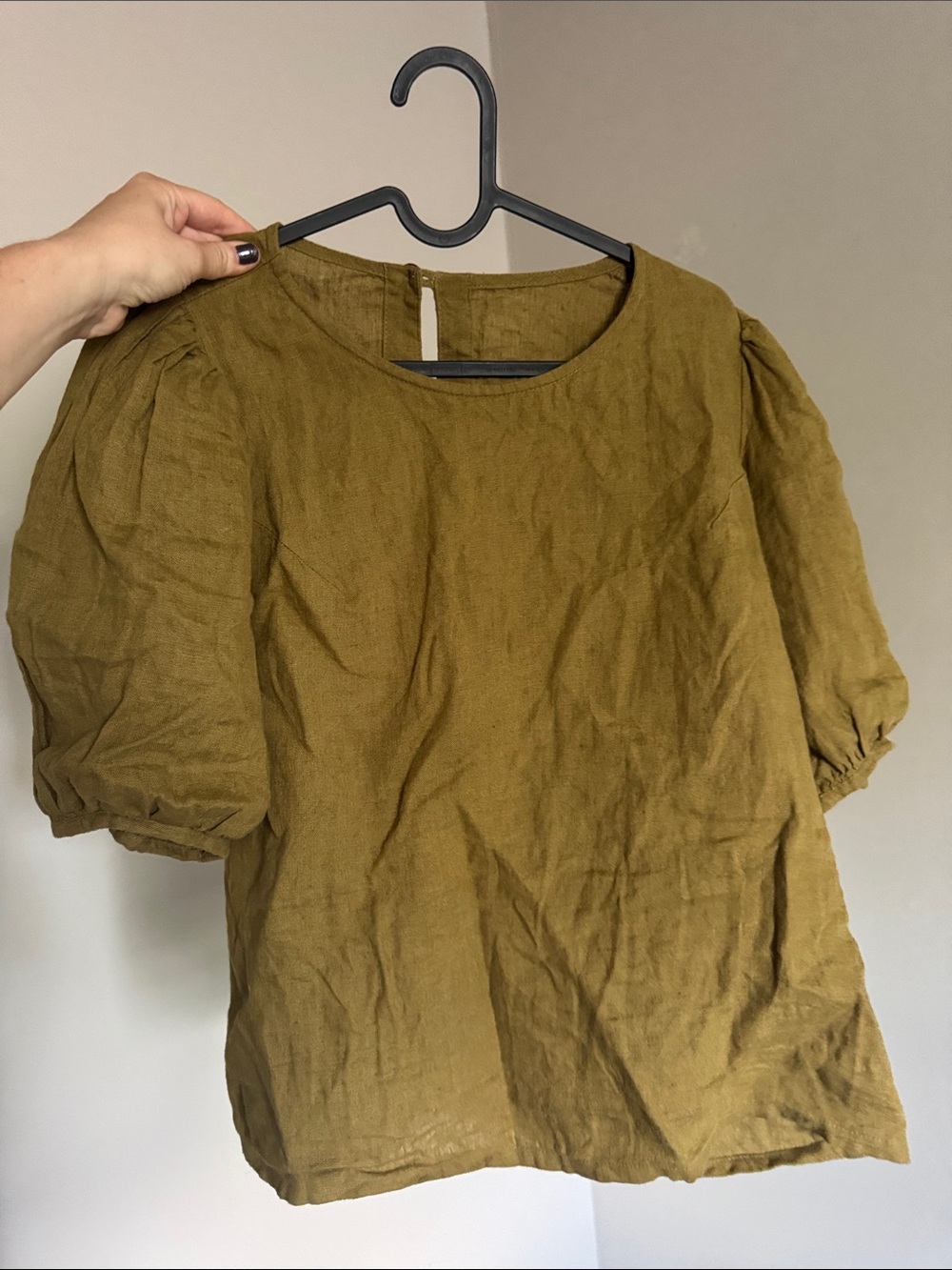 CARMEL puff sleeve linen top in Olive
Size: M